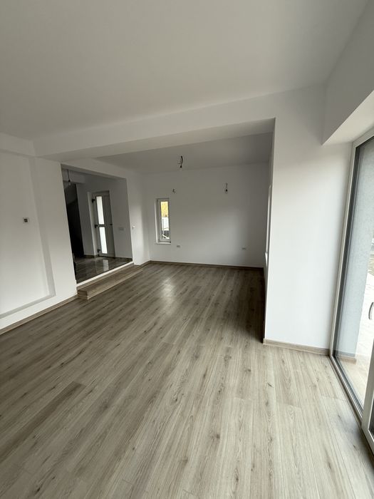 Casă modernă P+E Barnova– 110 mp utili, teren 250 mp, finisaje premium