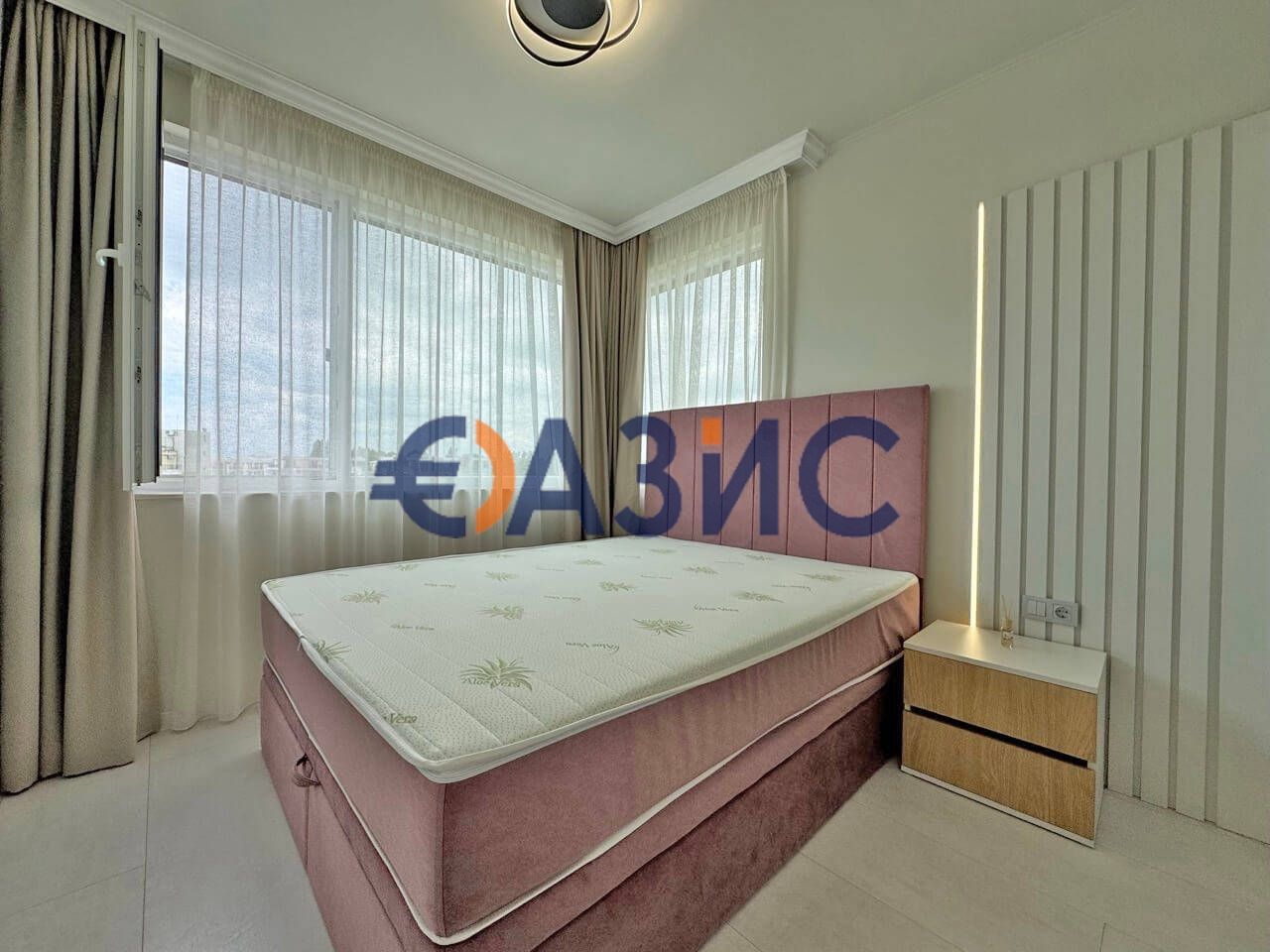 Продава се Двустаен апартамент в к.к. Слънчев бряг - 52 кв.м за 1991 €/кв.м - Снимка #11