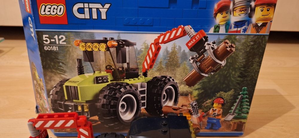 Lego 60181 tractorul forestier
