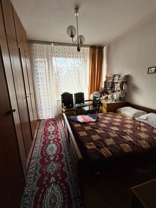 Подарявам легла и спалня