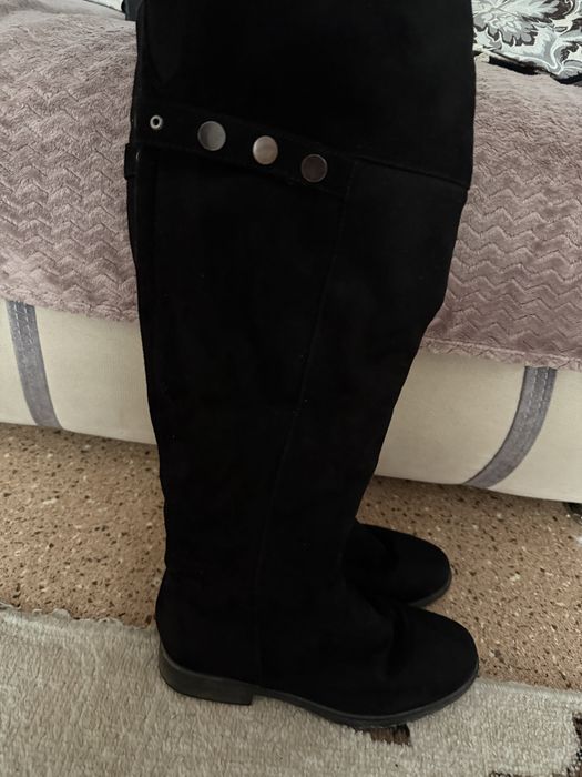 Продам зимние замшевые сапоги