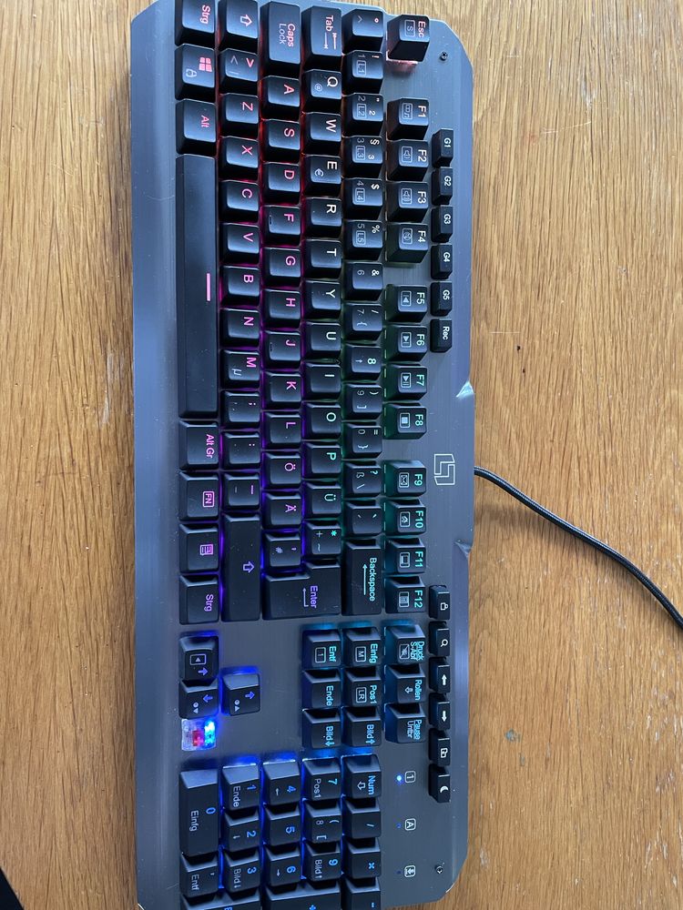 Механична RGB клавиатура