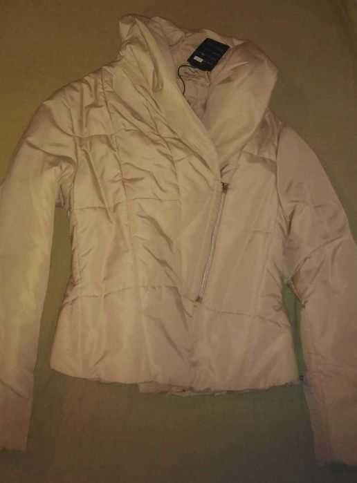 Geaca dama de la Sisley , model foarte frumos, S, M, L, XL