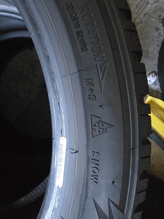 Bridgestone 215/45 R18 93V MS iarnă