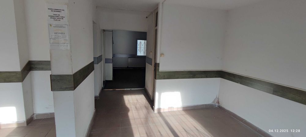 Apartament cu 3 camere decomandat, 2 băi, centrală termică