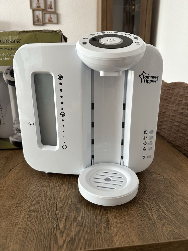 Уред за притотвяне на адаптирано мляко Tommee Tippee