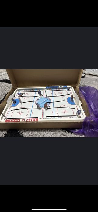 Продам настольную игру хоккей