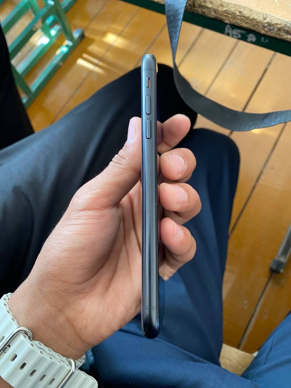 Iphone XR sotiladi