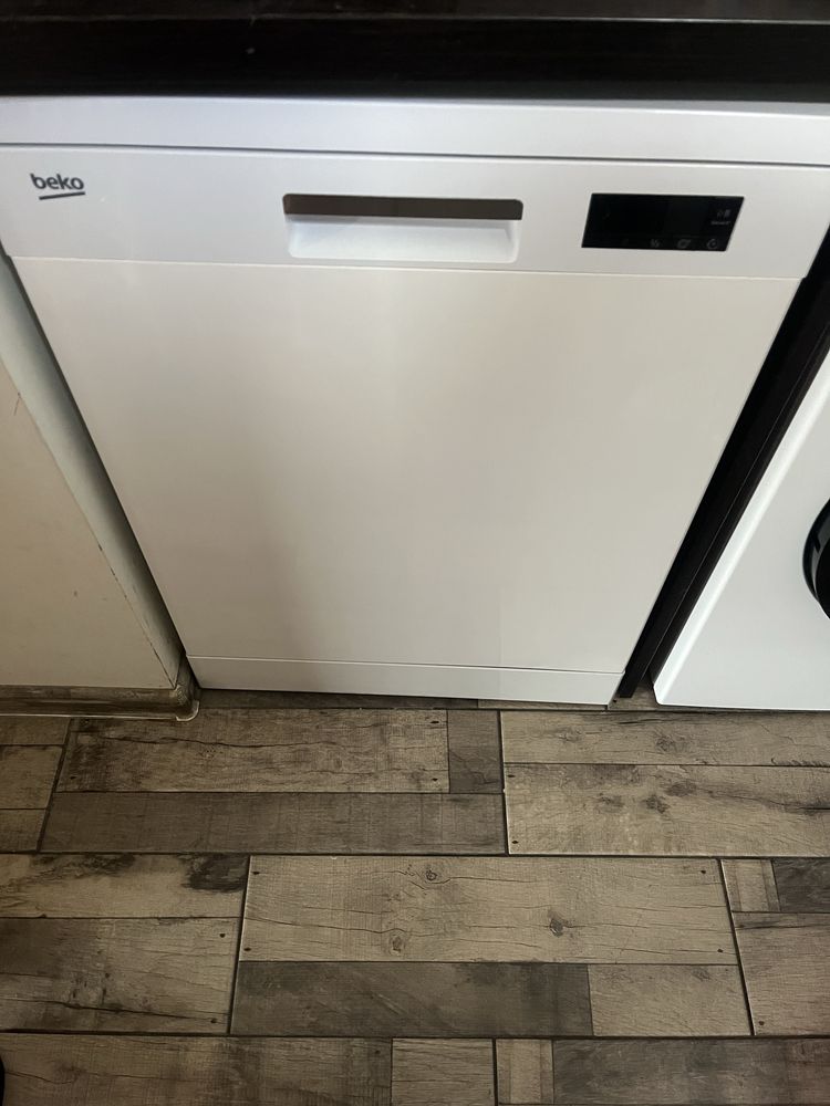 Съдомиялна Beko DFN16210W