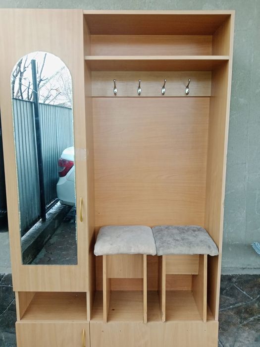 Продам стенку и прихожку