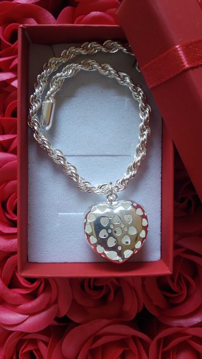 Сребърна, нова, дамска гривна. 7 различни модели.Всяка с кутия.