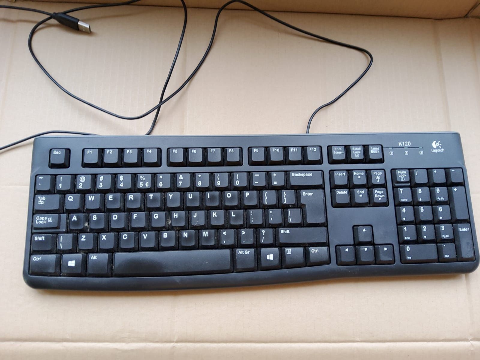 .Tastatura cu mouse Logitech K120.