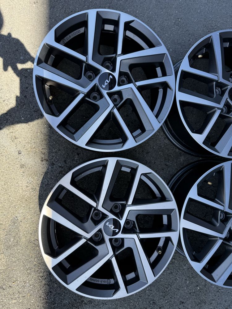 16цола KIA Hyundai 5x114.3 Киа Хюндай 5х114.3 4бр Оригинални