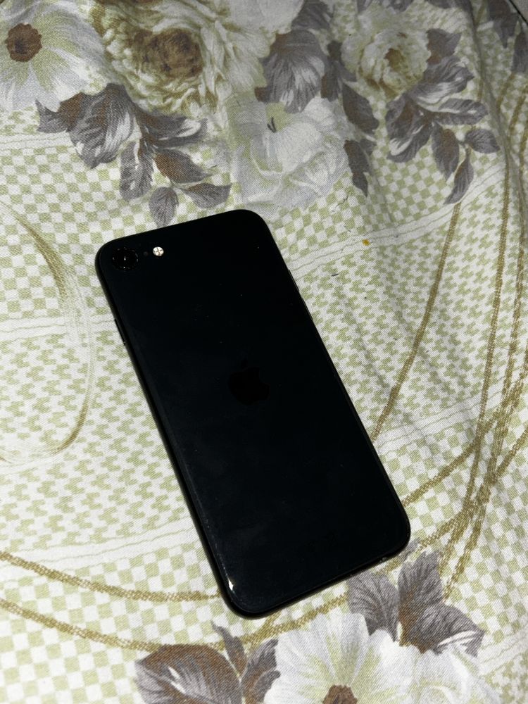 iphone SE 2020 года