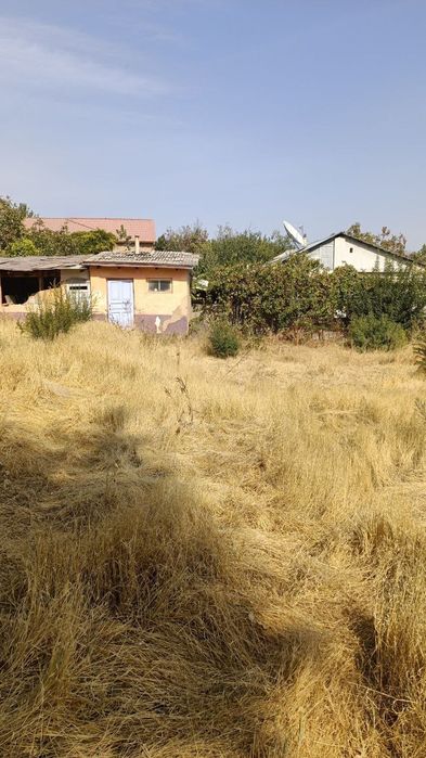 Продаю землю Мирзоулугбекский район центр Луначарского 17 соток.