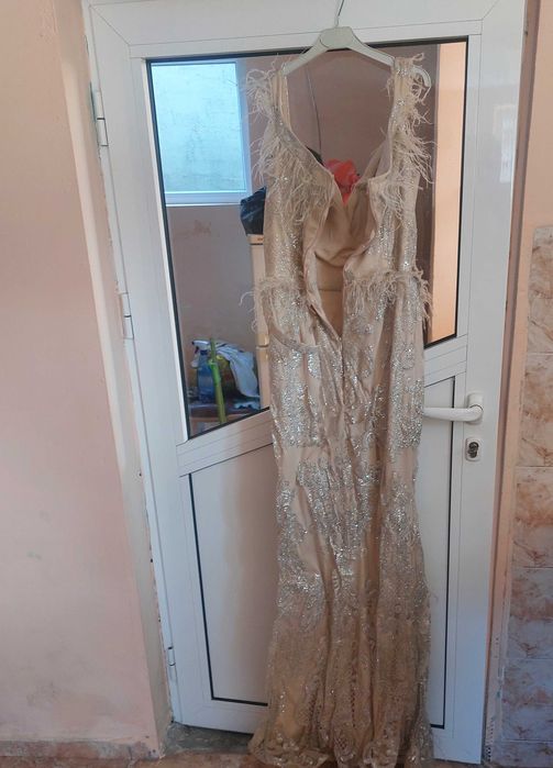 Продавам официални рокли