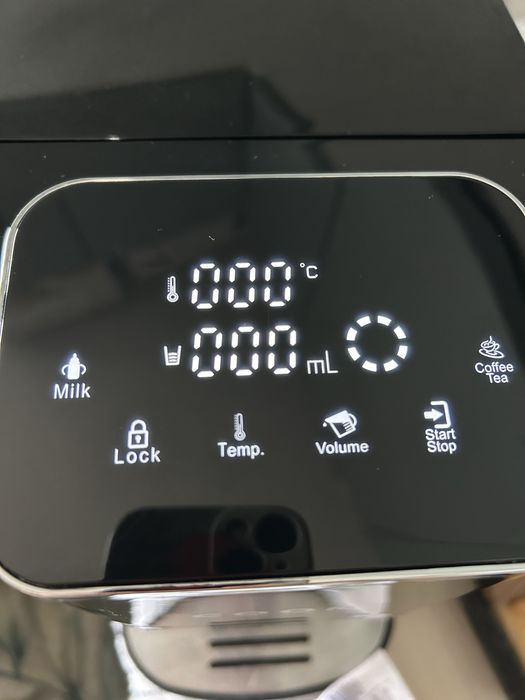 Dozator apa fierbinte ideal pentru bebelusi