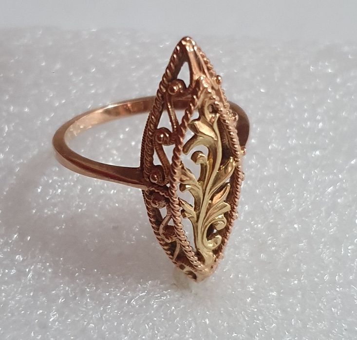 Кольцо       золотое.