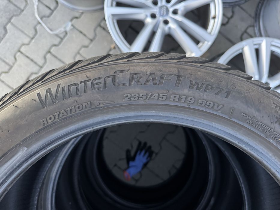 4 бр. Почти нови зимни гуми Kumho 235/45/19