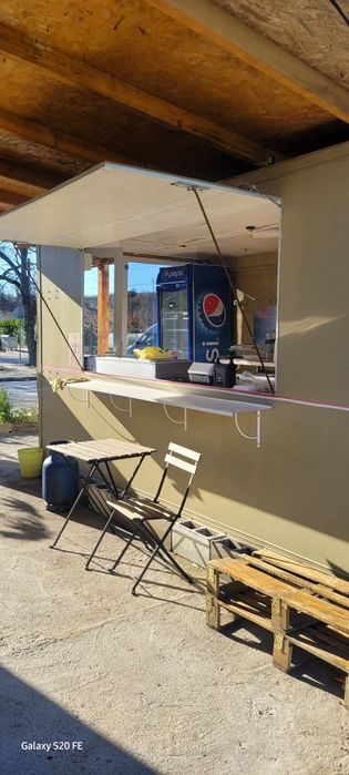 Фургон уборудван за бързо хранене