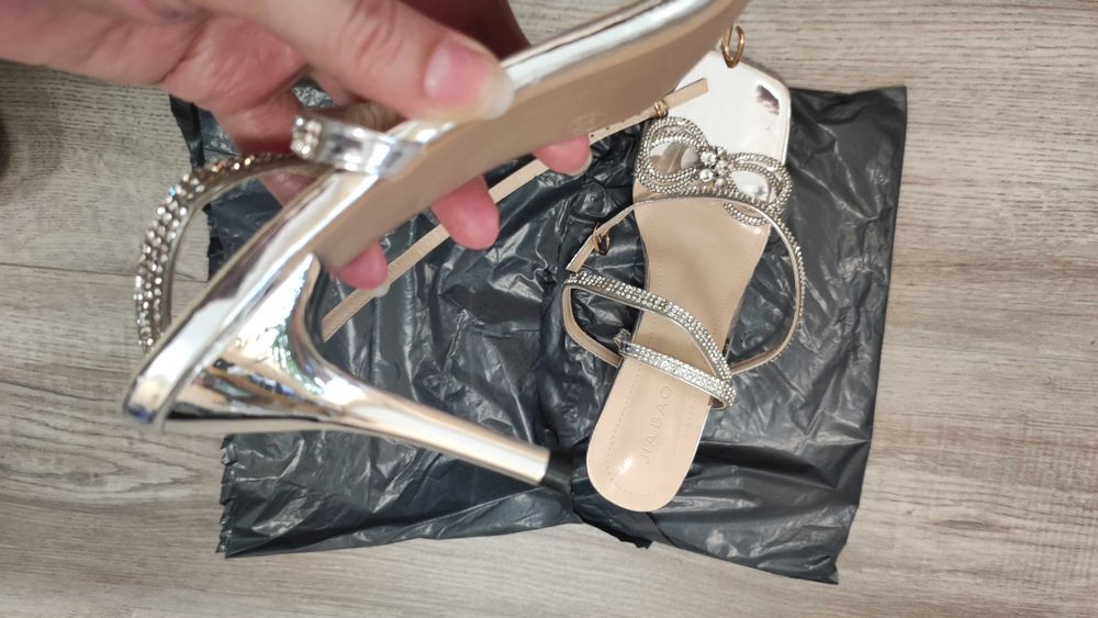 Дамски официални сандали на ток, нови - сребърни