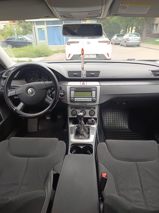 Vând VW Passat B6