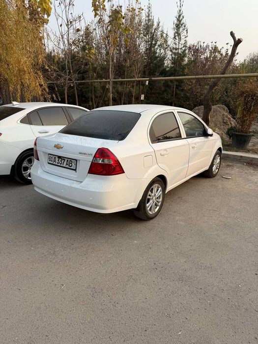 Машина   4 поколения    газ  метан  Автомат  коробка   краска  4 детал