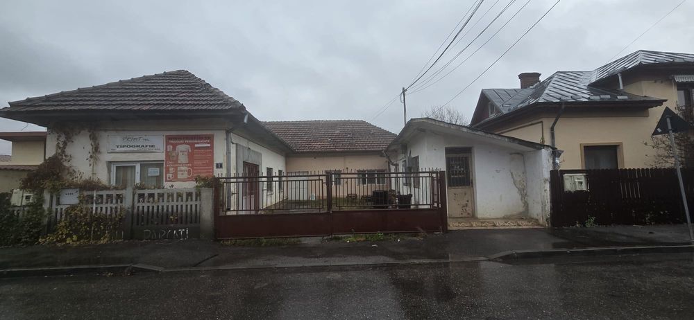 Vând Spațiu Comercial (Clădire + Teren) Dâmbovița, Pucioasa