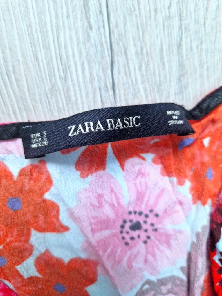 Разкошна Рокля на Zara Basic - S