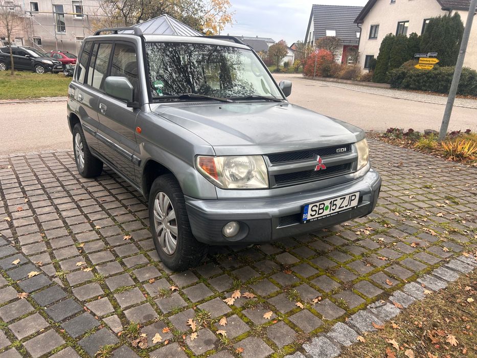Vând Mitsubishi Pinin