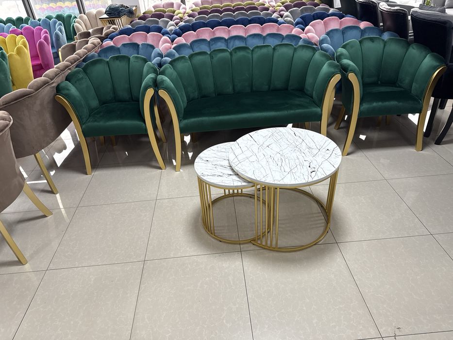 Ором в зал ожидания в любом количестве и в любой расцветки