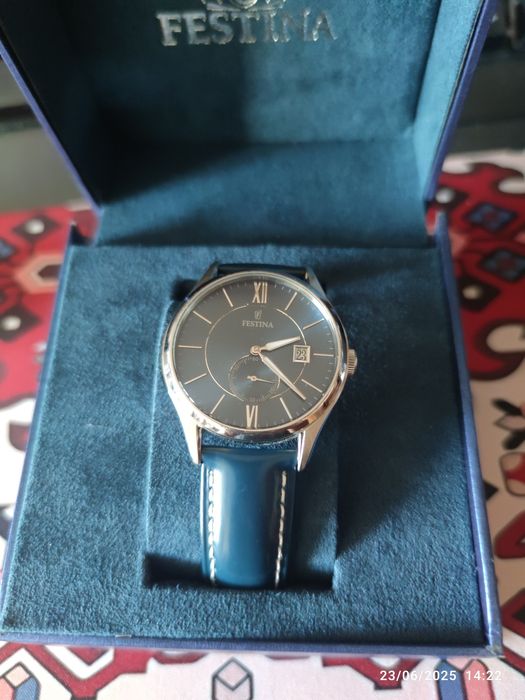 Часовник Festina