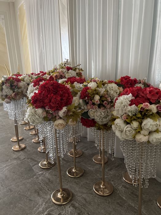 Продам стойки на стол с цветами 23000