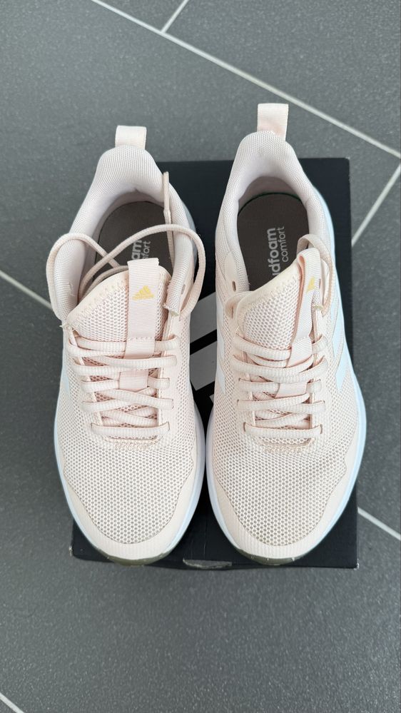 Adidas дамски обувки