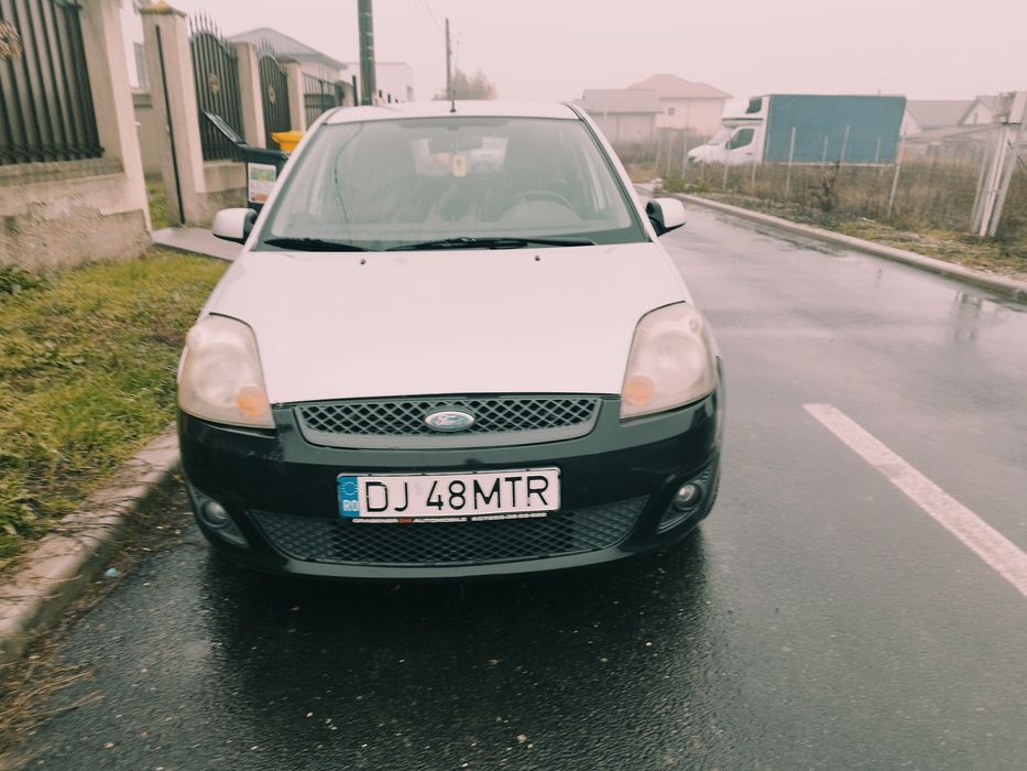 Vând Ford fiesta,2008,toate actele la zi