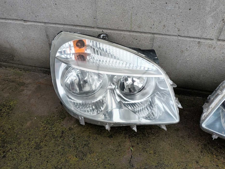 ляв и десен фар за фиат добло 2005 - 2010 FIAT DOBLO