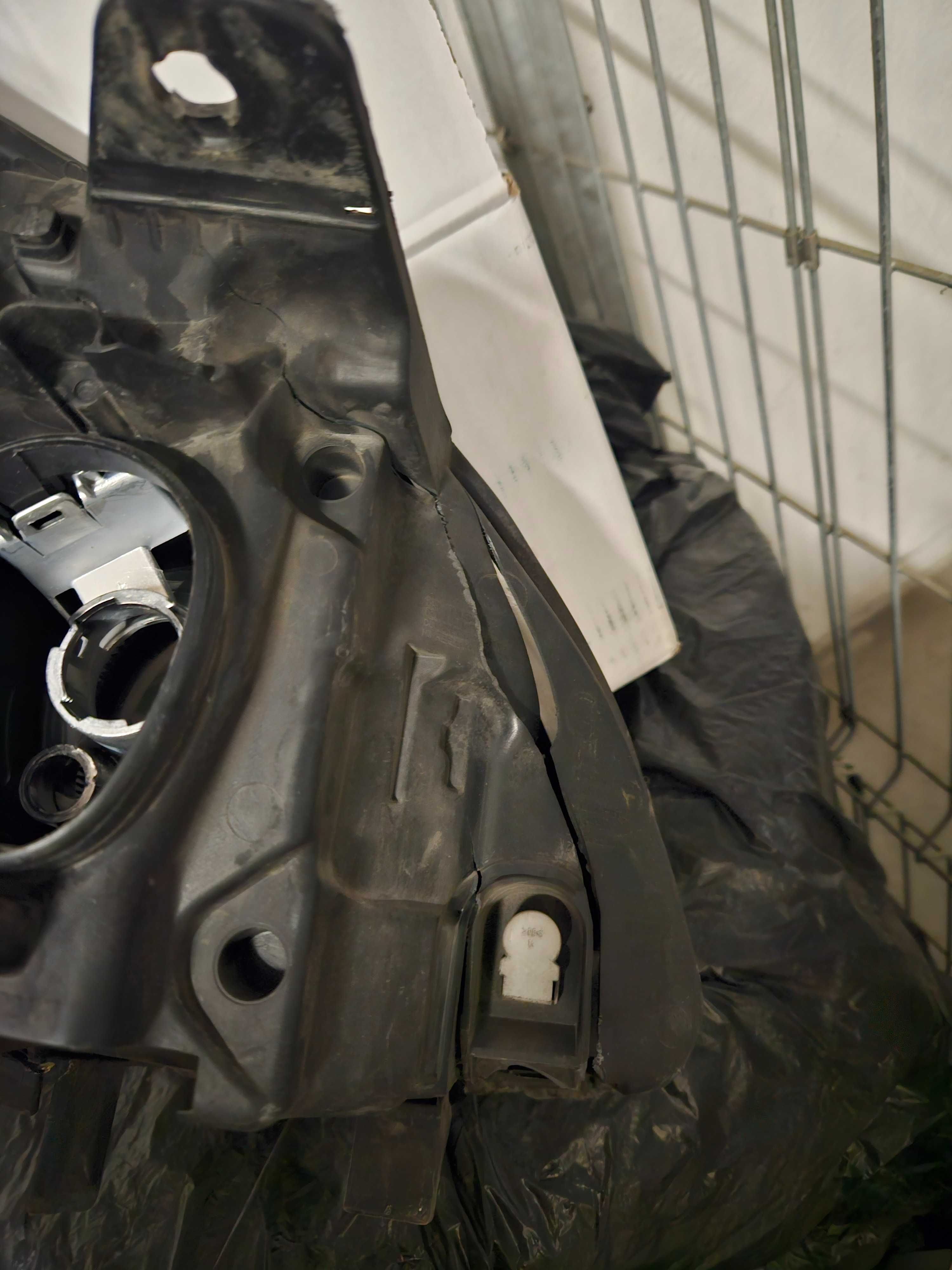 Би-ксенонови завиващи фарове за Renault Laguna 3 Рено Лагуна 3