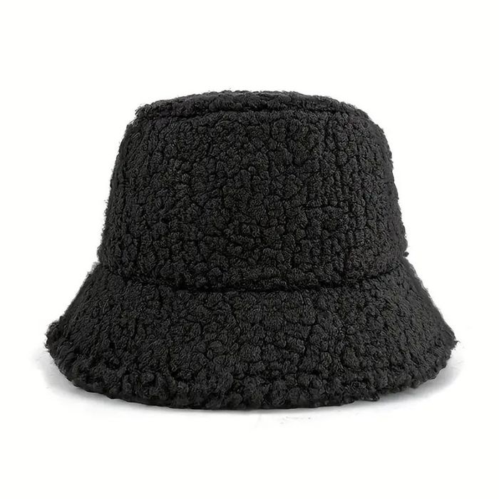 ПРОМО различни цветове дамски шапки тип ,,идиотка,, от букле и плюш