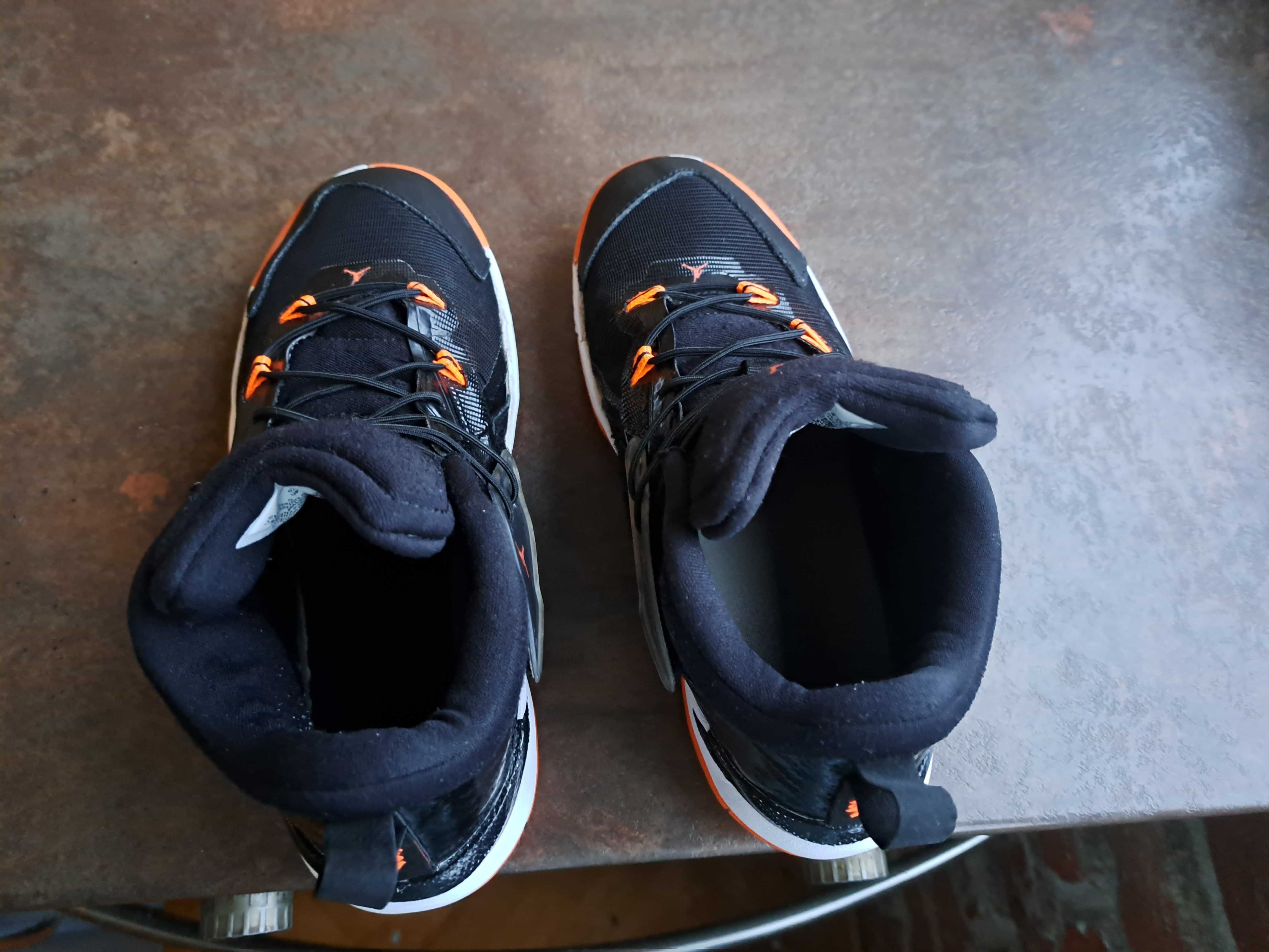 детски -маратонки Nike Jordan,спортни обувки,кецове,найк,номер 35