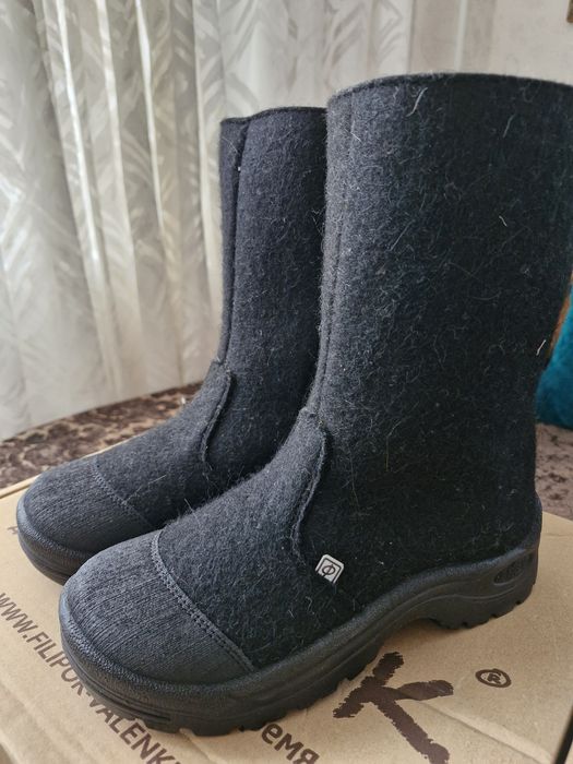 Продам валенки 37 размер