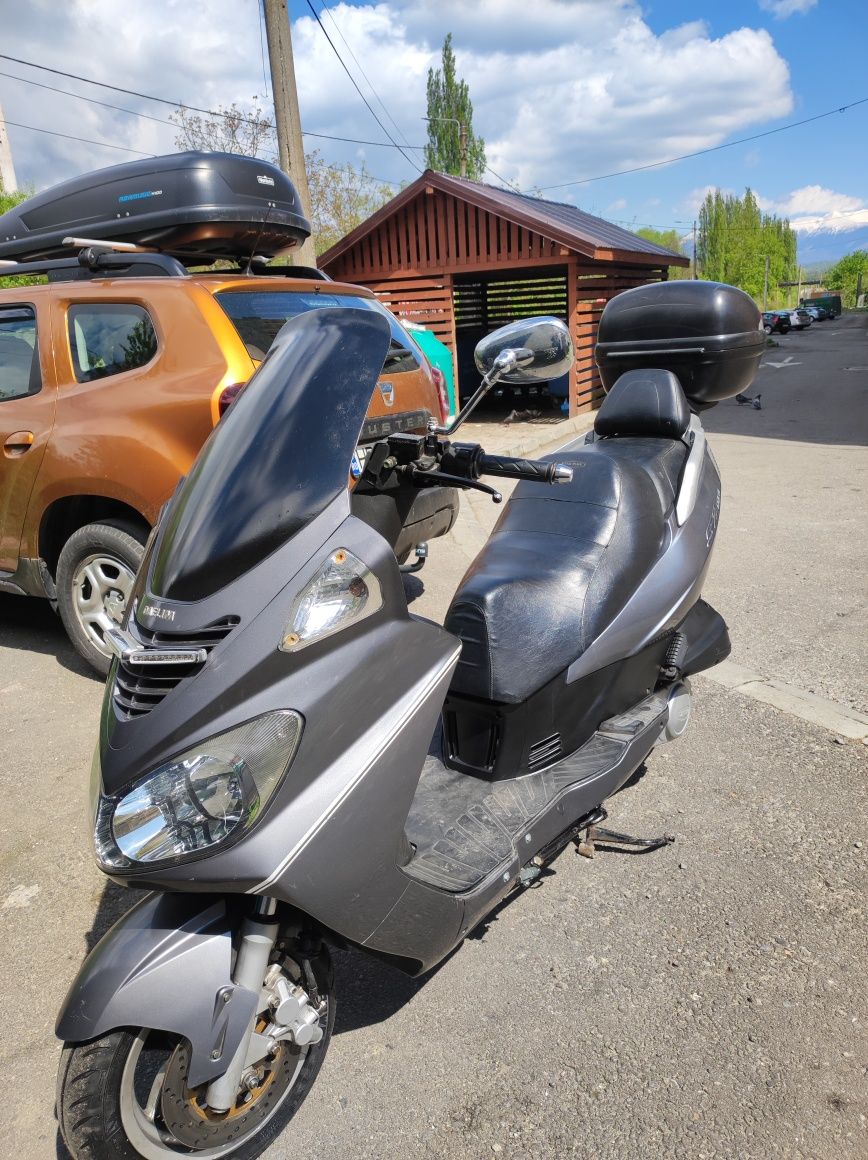 Motoscuter Daelim 125 înmatriculat ITP valabil asigurare plătită pe un