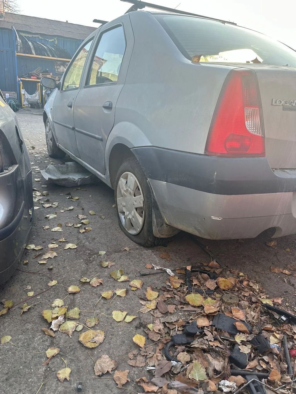Dezmembrez Dacia Logan (L90) Berlina 1.6 Mpi K7M 2007