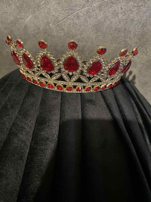 Корона за повод