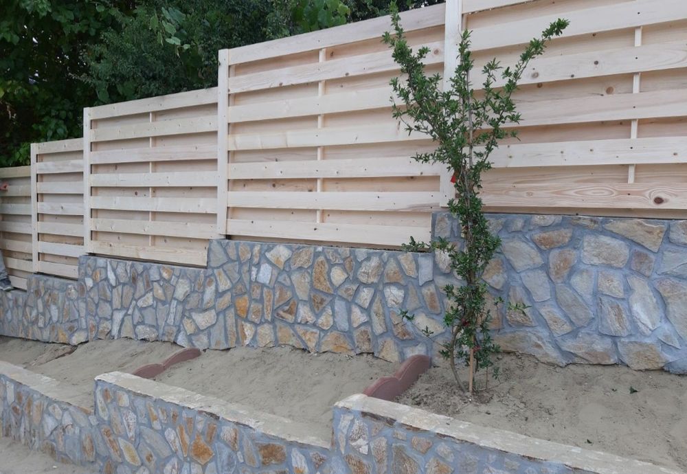 Construim garduri și porți la comanda clientului