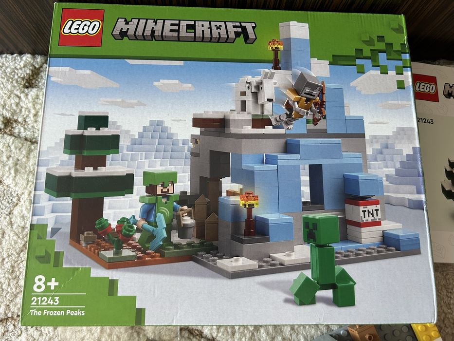 LEGO Minecraft - Piscurile inghetate 21243, 304 piese