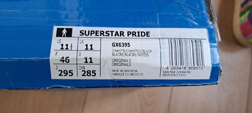 Adidas Superstar Pride