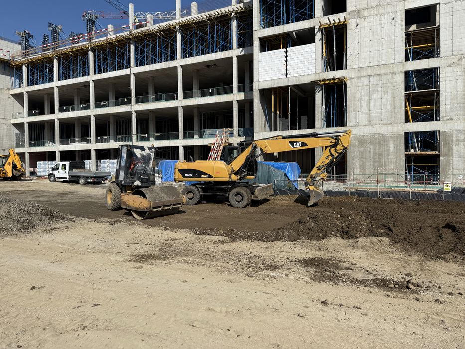 Inchiriez cilindru compactor