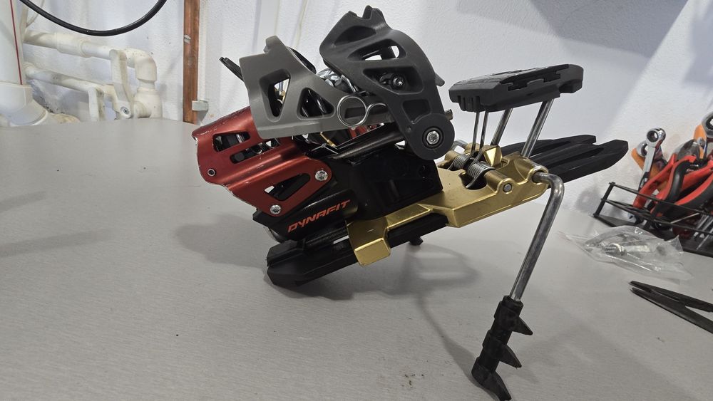 Legaturi ski tura Dynafit Beast 14