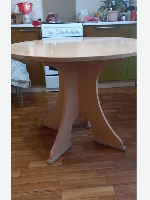 Продам кухонный стол