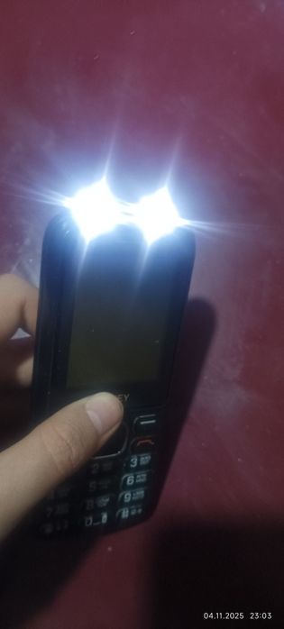 Продается телефон Novey